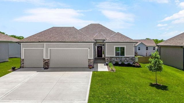 903 NW Crestwood Drive, Grain Valley, MO 64029