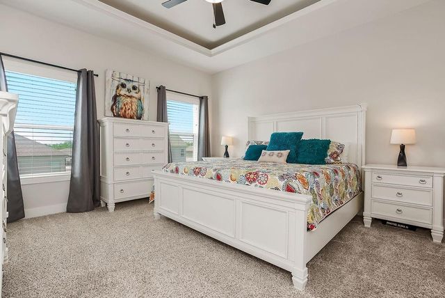 903 NW Crestwood Drive, Grain Valley, MO 64029