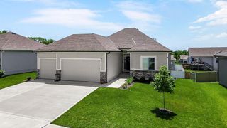 903 NW Crestwood Drive, Grain Valley, MO 64029