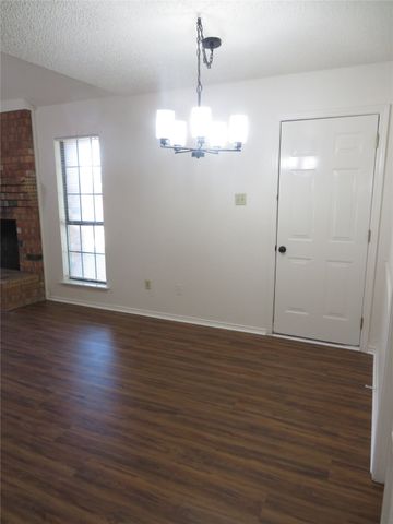 437 Warbler Drive, Desoto, TX 75115
