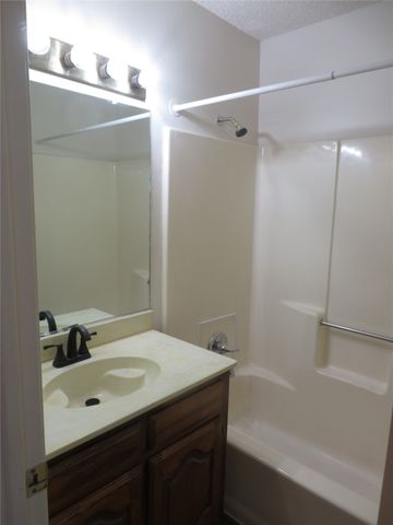 437 Warbler Drive, Desoto, TX 75115