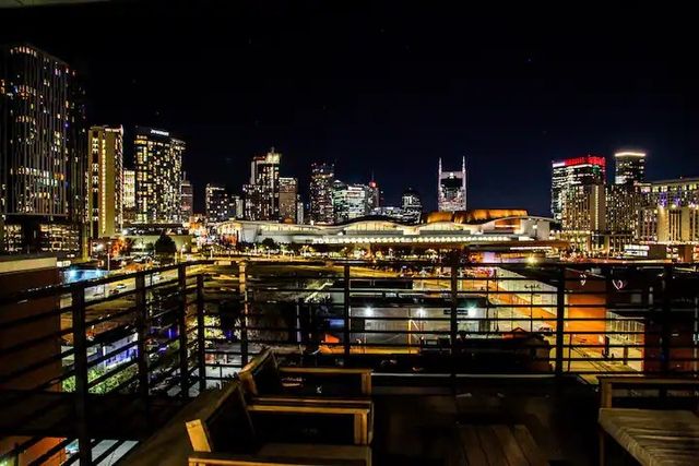 635 7th Ave S Apt 606, Nashville, TN 37203