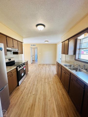 2905 Robinson, Newport, AR 72112