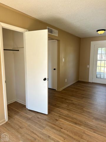 2905 Robinson, Newport, AR 72112