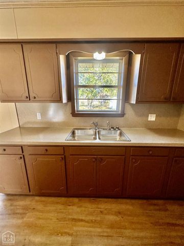 2905 Robinson, Newport, AR 72112