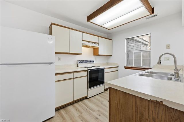 2304 Cretan CT, Virginia Beach, VA 23456