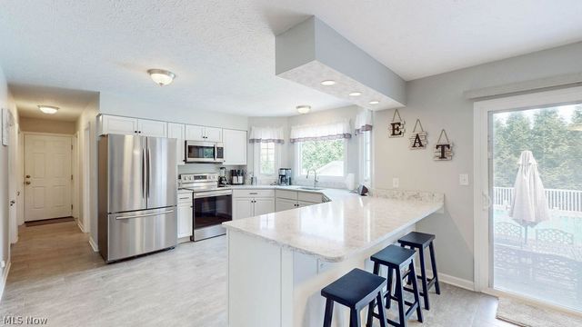 445 Blossom Circle, Tallmadge, OH 44278