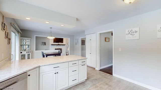 445 Blossom Circle, Tallmadge, OH 44278