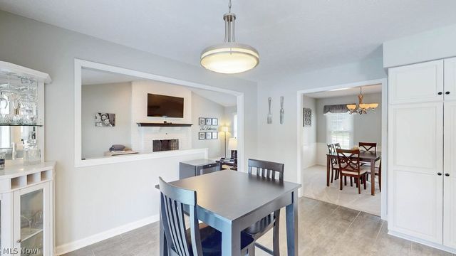 445 Blossom Circle, Tallmadge, OH 44278