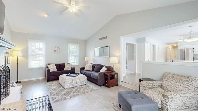 445 Blossom Circle, Tallmadge, OH 44278