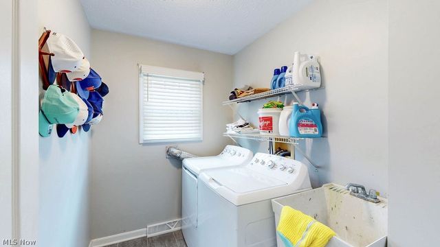 445 Blossom Circle, Tallmadge, OH 44278