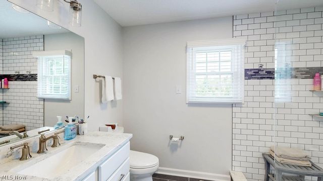 445 Blossom Circle, Tallmadge, OH 44278