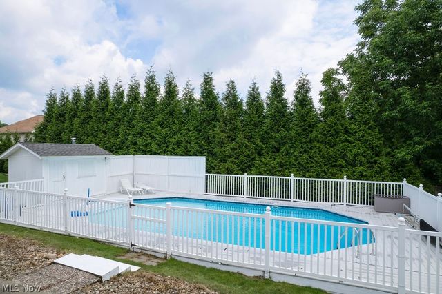 445 Blossom Circle, Tallmadge, OH 44278