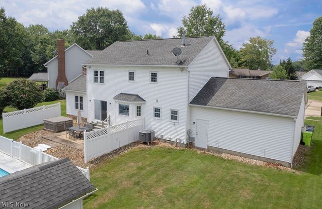 445 Blossom Circle, Tallmadge, OH 44278