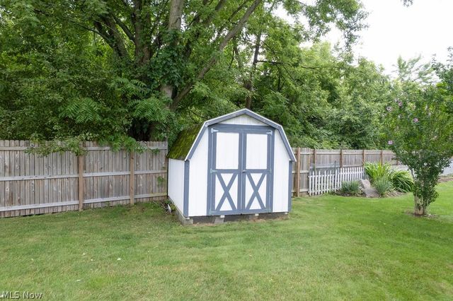 445 Blossom Circle, Tallmadge, OH 44278