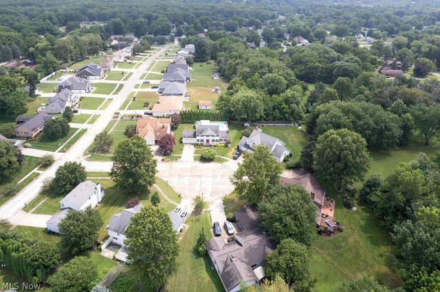 445 Blossom Circle, Tallmadge, OH 44278