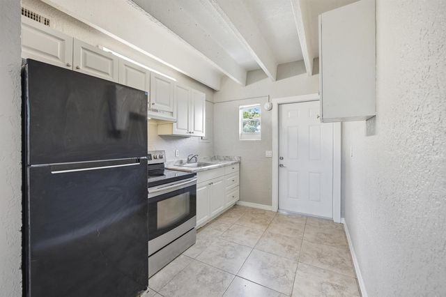 812 19th Street 4, West Palm Beach, FL 33407