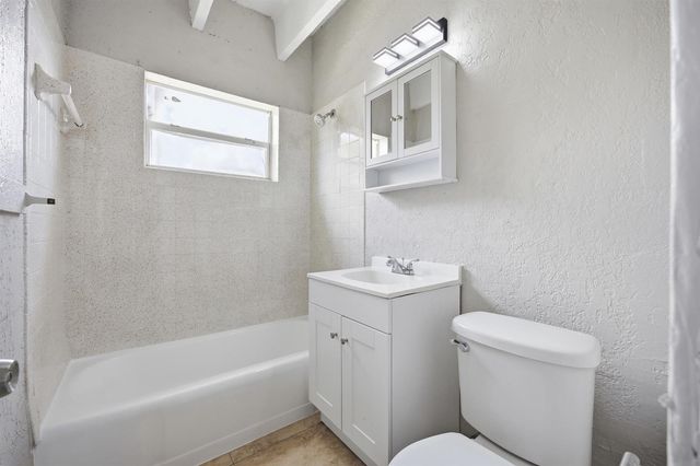 812 19th Street 4, West Palm Beach, FL 33407