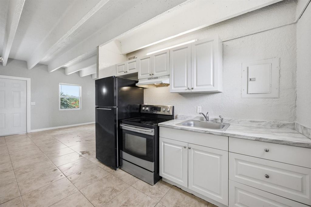 812 19th Street 4, West Palm Beach, FL 33407