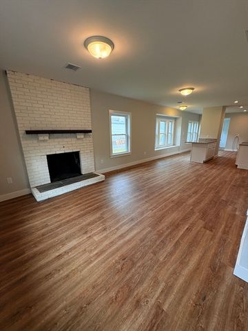 201 Florence St, Brockton, MA 02301