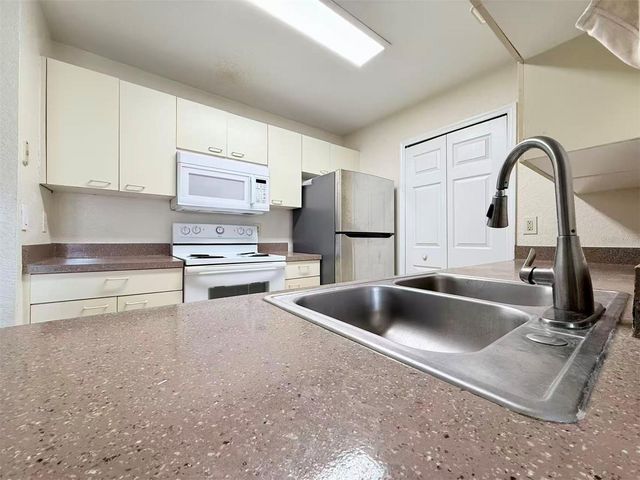 2550 N ALAFAYA TRAIL 6205, Orlando, FL 32826