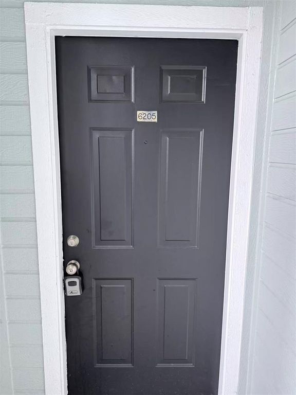 Image 2 of property listing at 2550 N ALAFAYA TRAIL 6205, Orlando, FL 32826