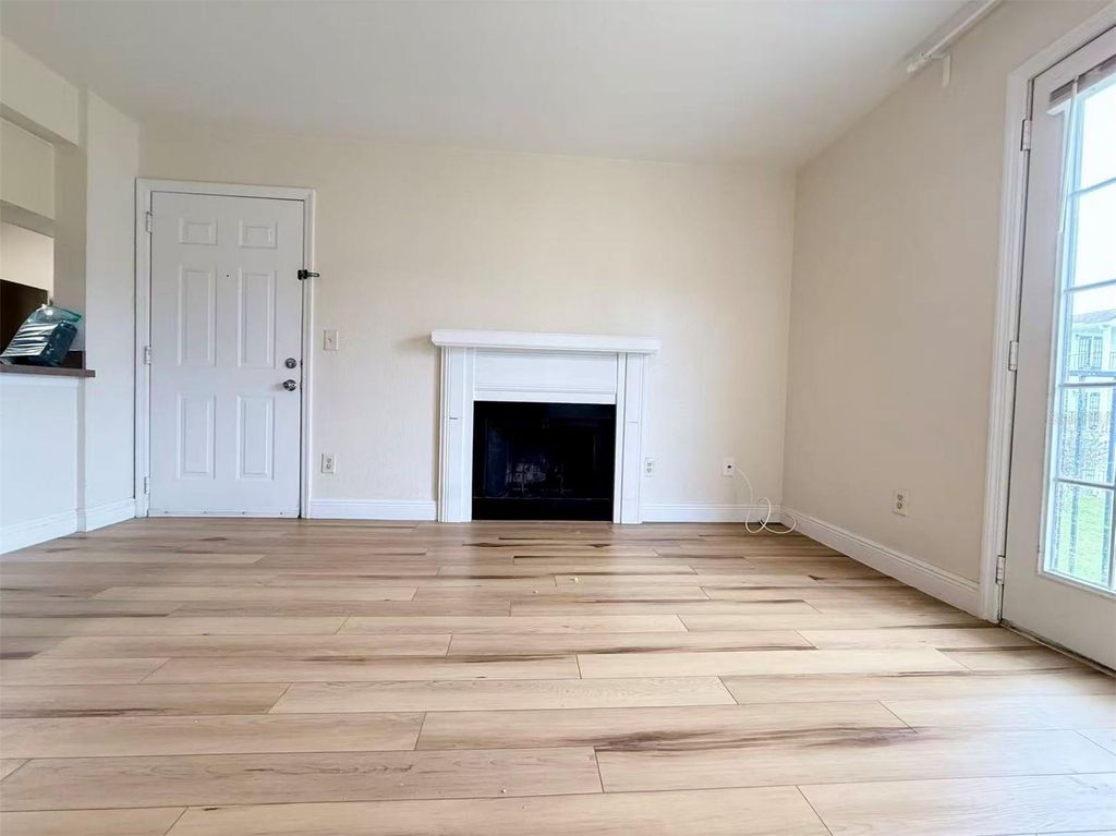 Image 3 of property listing at 2550 N ALAFAYA TRAIL 6205, Orlando, FL 32826