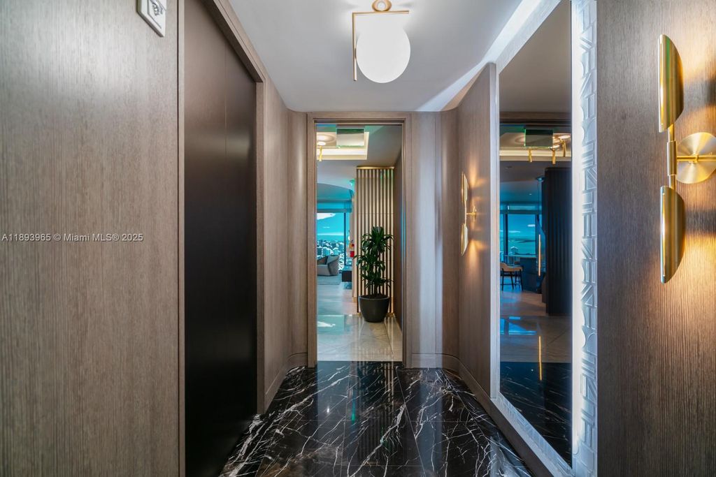 300 N Biscayne Blvd 7803, Miami, FL 33132