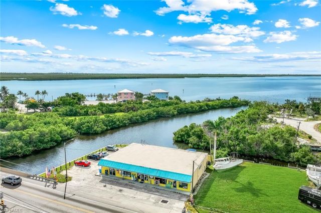4547 Pine Island RD NW, Matlacha, FL 33993