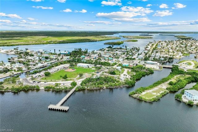 4547 Pine Island RD NW, Matlacha, FL 33993