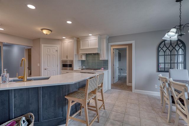 420 Sterchi Drive, Evansville, IN 47711