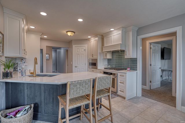 420 Sterchi Drive, Evansville, IN 47711