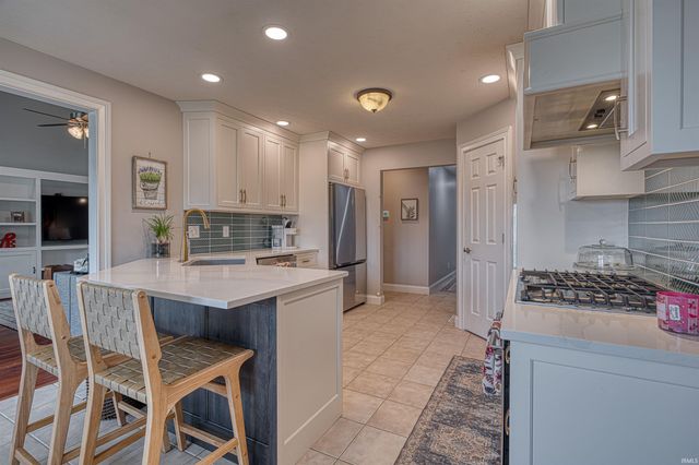 420 Sterchi Drive, Evansville, IN 47711