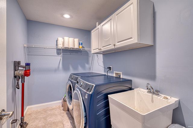 420 Sterchi Drive, Evansville, IN 47711