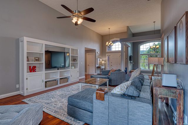 420 Sterchi Drive, Evansville, IN 47711