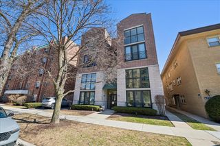 212 Marengo Avenue 2N, Forest Park, IL 60130