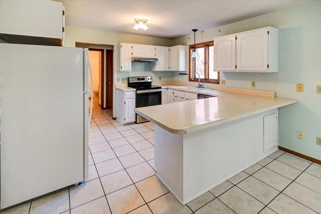 726 Basswood Avenue, Verona, WI 53593