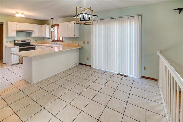 726 Basswood Avenue, Verona, WI 53593