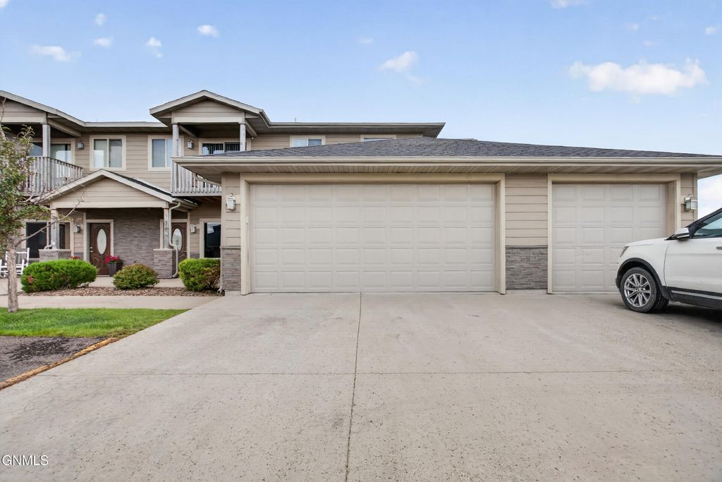 3504 33rd Avenue W, Williston, ND 58801 photo 2