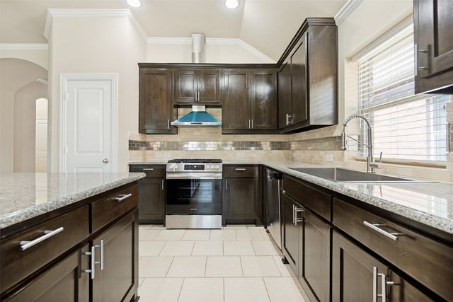 7046 Belteau Lane, Dallas, TX 75227