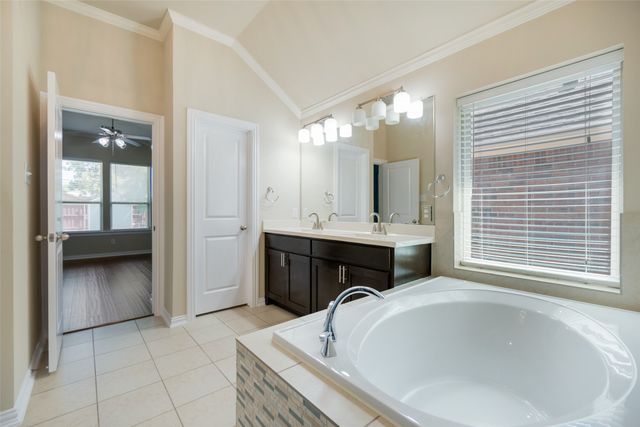7046 Belteau Lane, Dallas, TX 75227