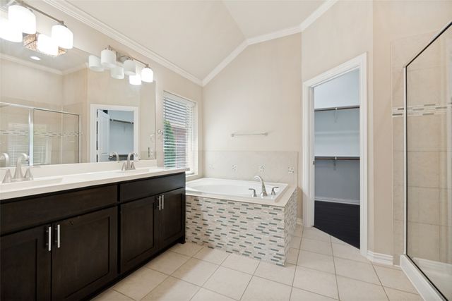 7046 Belteau Lane, Dallas, TX 75227