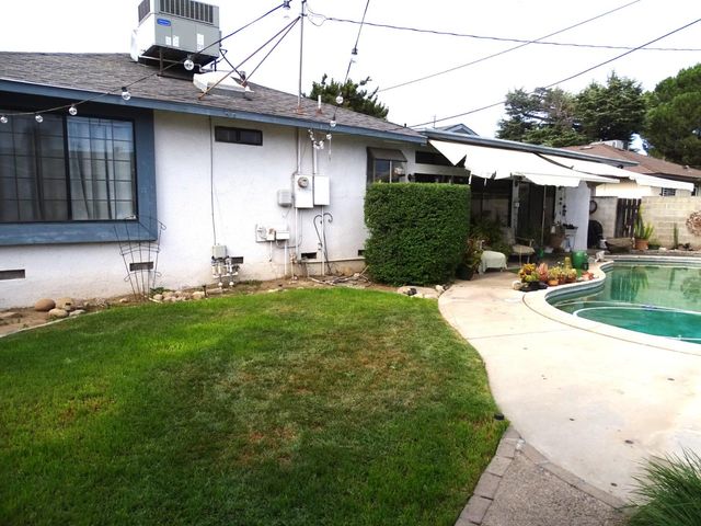 1425 Flint Way, Fresno, CA 93705