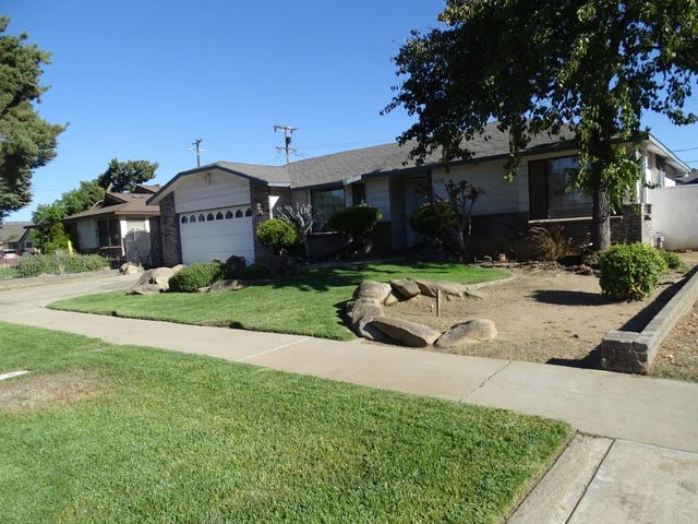 1425 Flint Way, Fresno, CA 93705