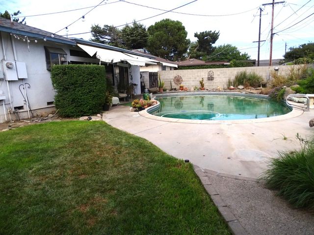 1425 Flint Way, Fresno, CA 93705