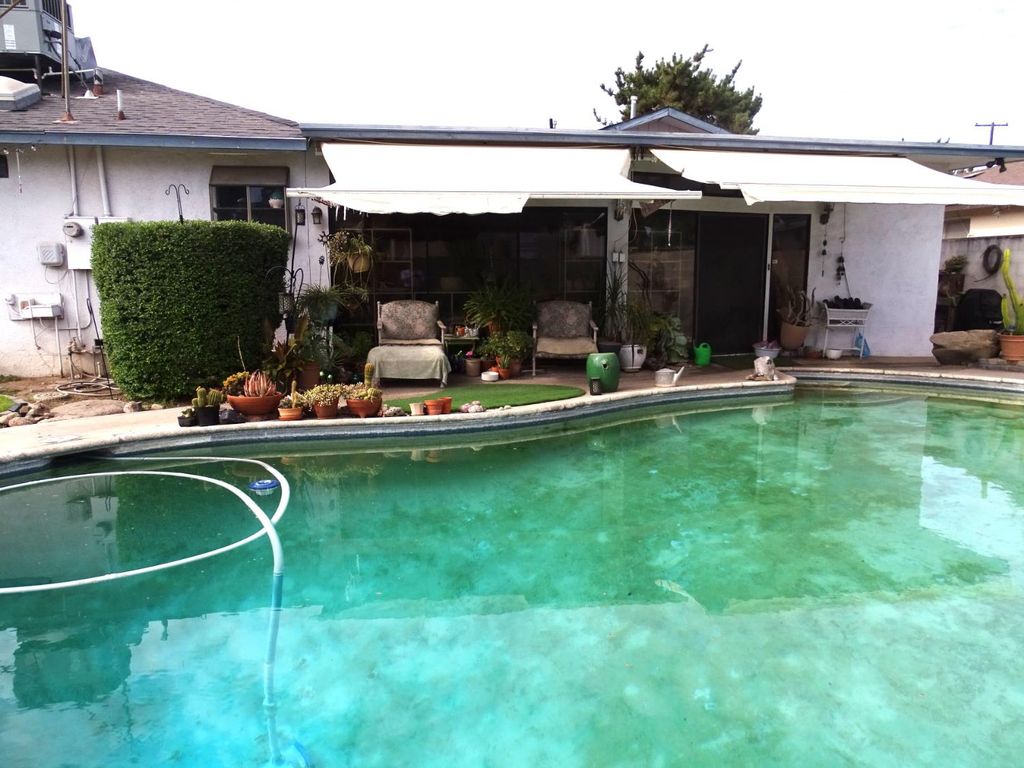 Image 15 of property listing at 1425 Flint Way, Fresno, CA 93705