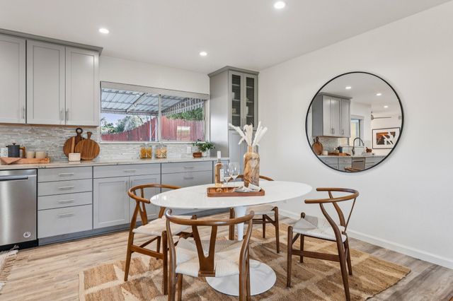 885 Tara Hills Dr, Pinole, CA 94564