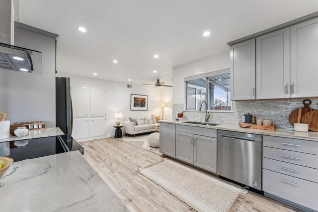 885 Tara Hills Dr, Pinole, CA 94564