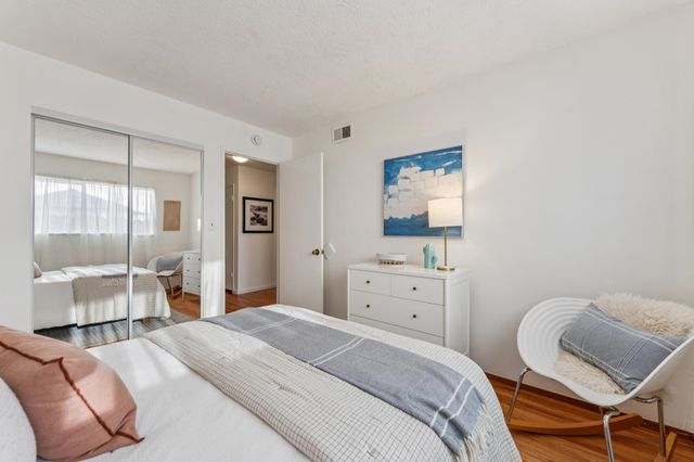 885 Tara Hills Dr, Pinole, CA 94564