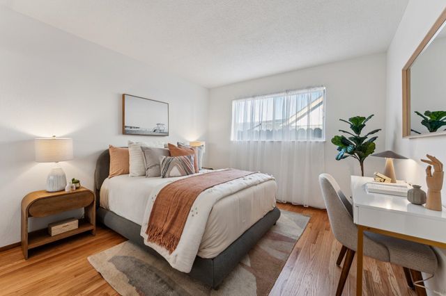 885 Tara Hills Dr, Pinole, CA 94564